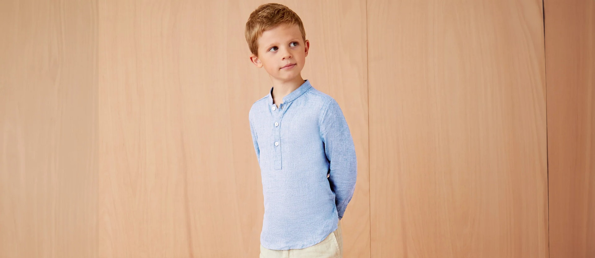 Luca Faloni Junior Model Wearing Blue Classic Popover Linen Shirt